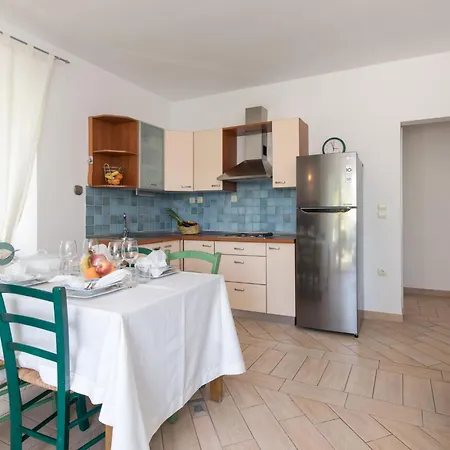 Daire Ivona In Strandnaehe By Interhome *
